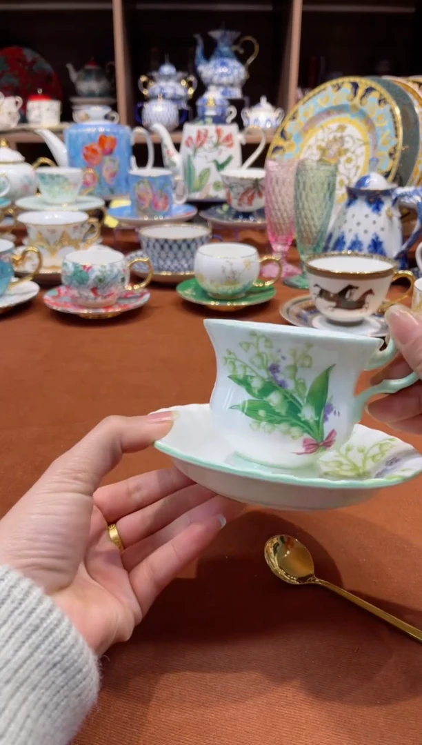 【闪购商品】瓷片铃兰杯碟······