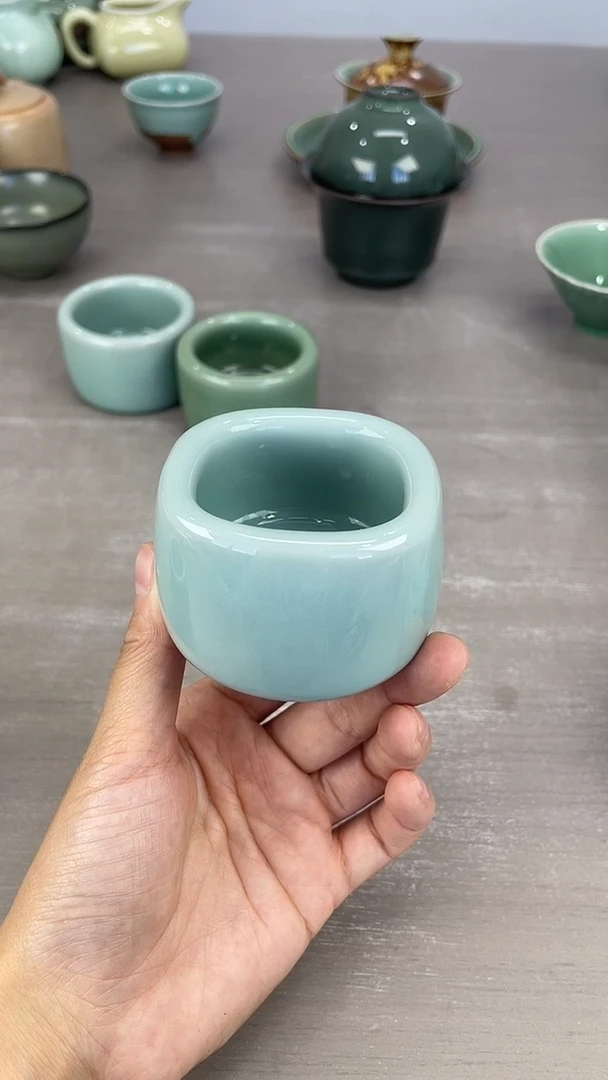 青瓷仓储福利清仓天方地缘