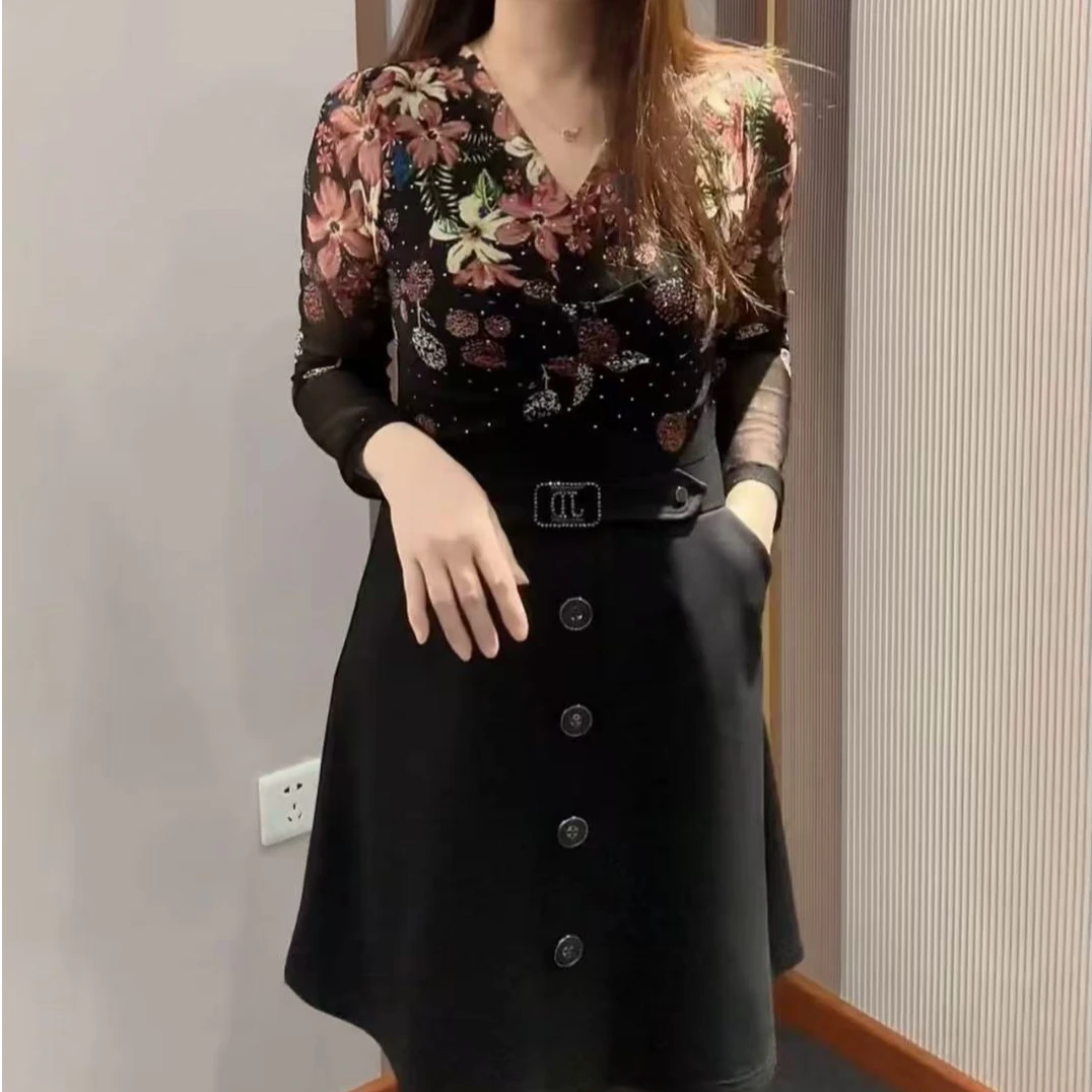 春季新款时尚女装宽松大码洋气休闲妈妈装碎花拼接假两件连衣裙