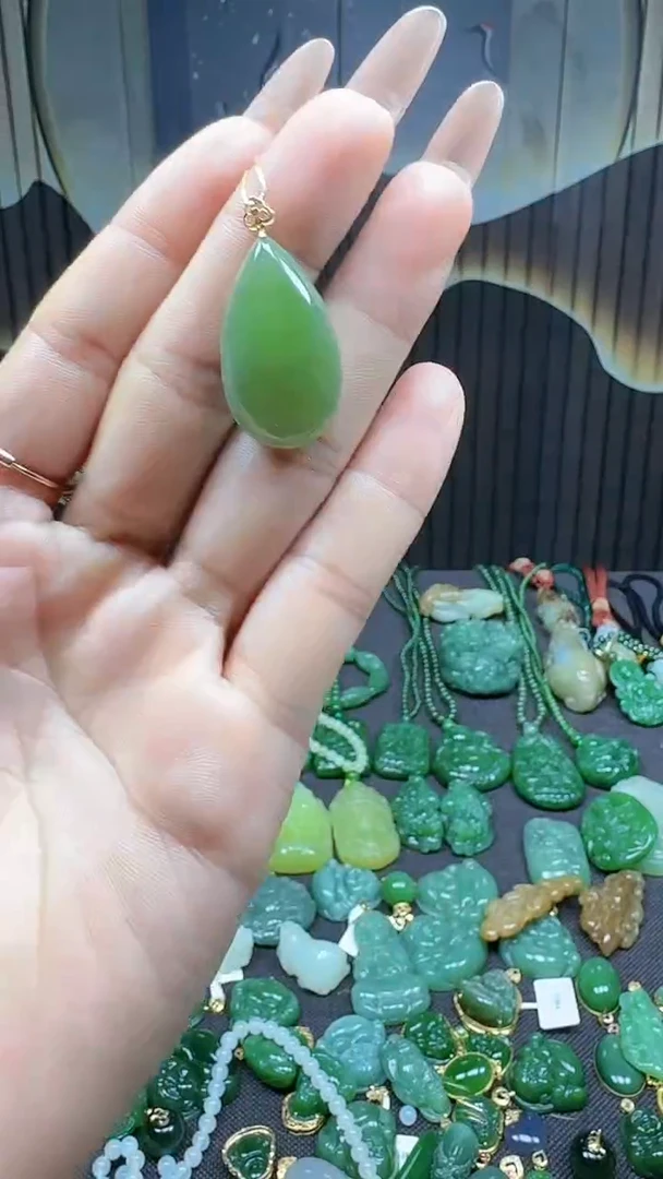 【闪购商品】和田玉吊坠(不含链)18K金镶嵌1