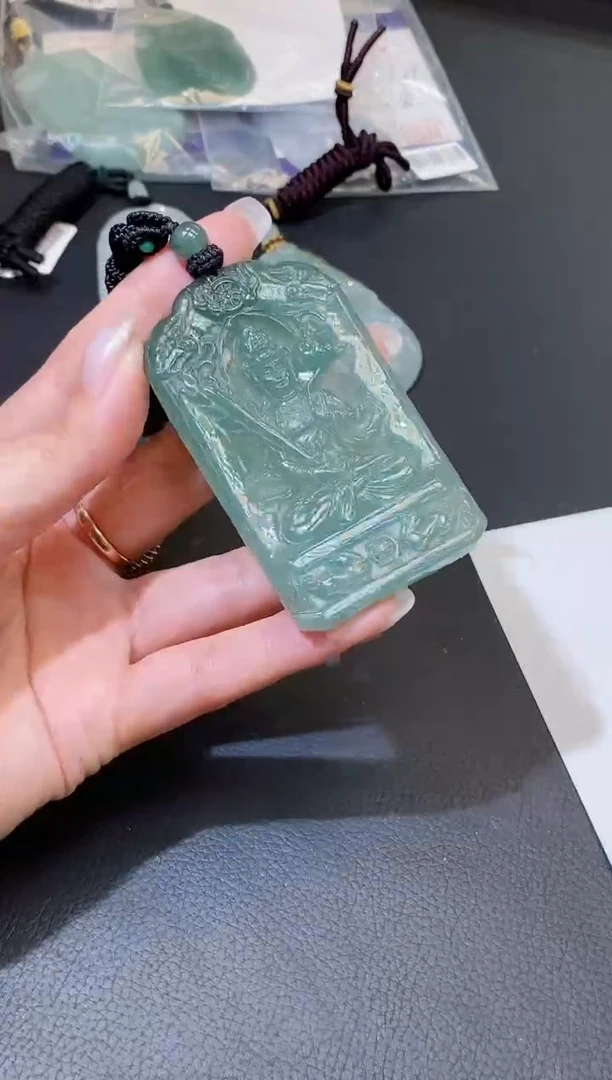 翡翠未镶嵌颈饰缅甸天然翡翠
