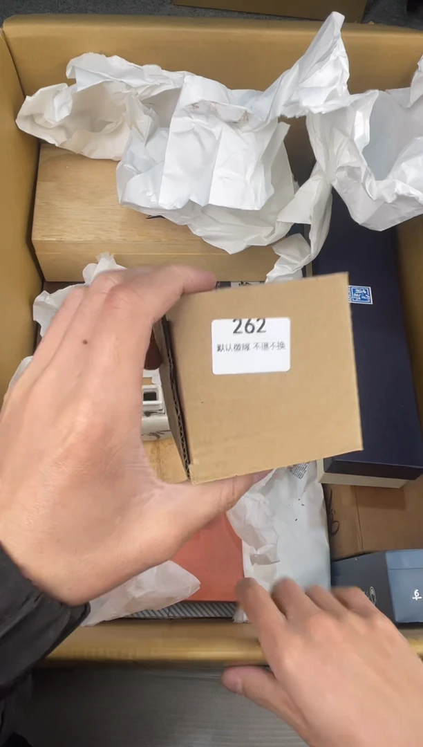 手工艺品琉璃R****、小弟漆物所X262