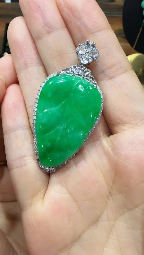 吊坠(不含链)18K金镶嵌翡翠闪购商品大叶吊坠50000