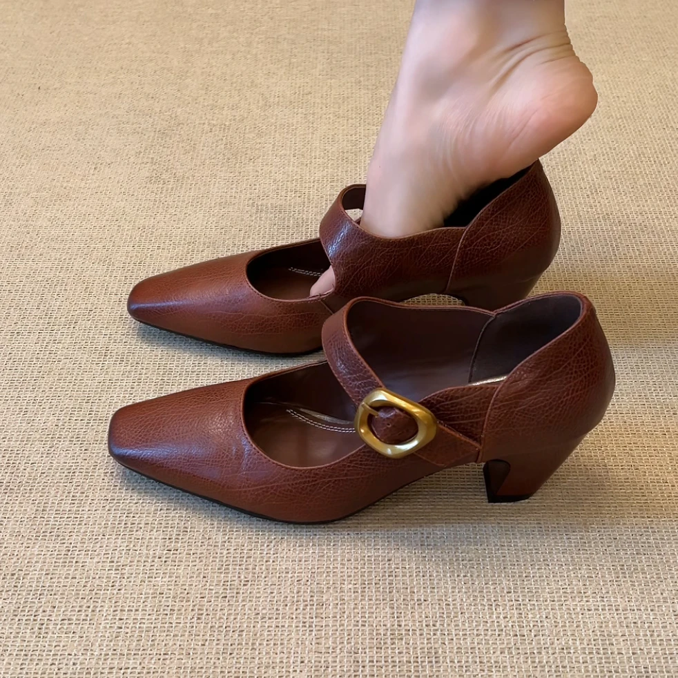 RubyL/5.5cm简约气质百搭金属一字扣方头浅口粗跟玛丽珍单鞋女款