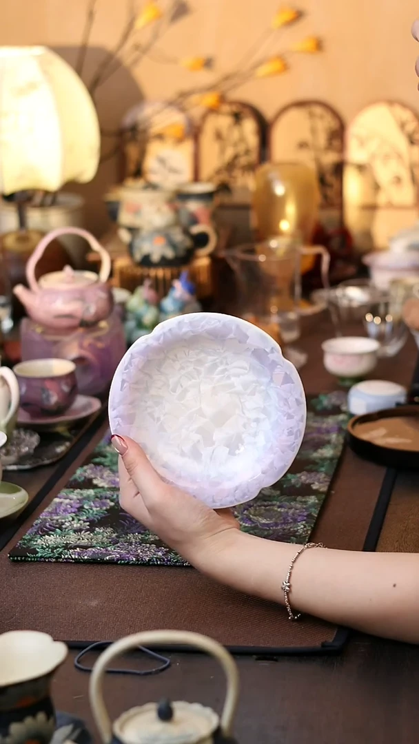 结晶釉渐变紫花边壶承