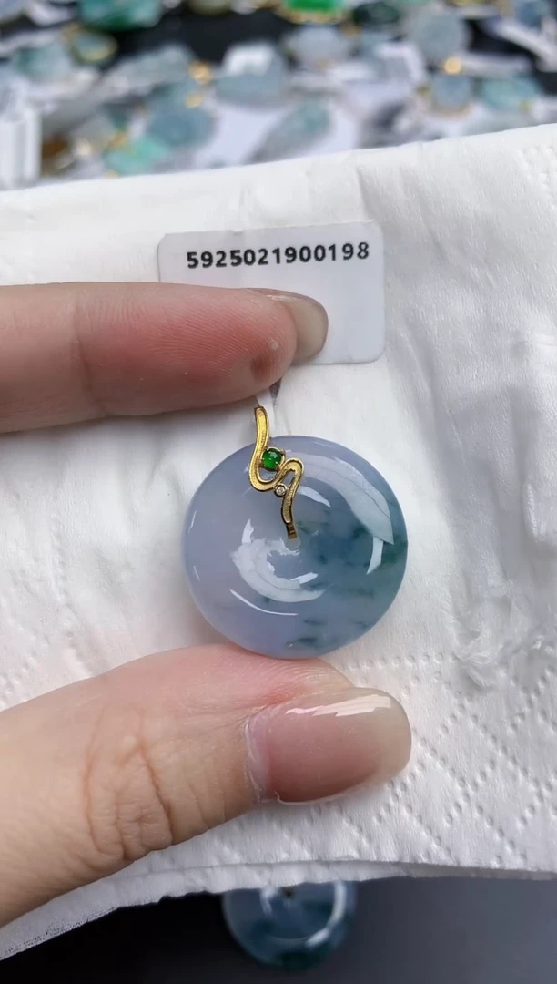 【闪购商品】翡翠颈饰18K金镶嵌天然缅甸翡翠A货