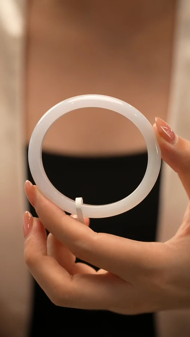 翡翠手镯（贵妃镯）未镶嵌16号