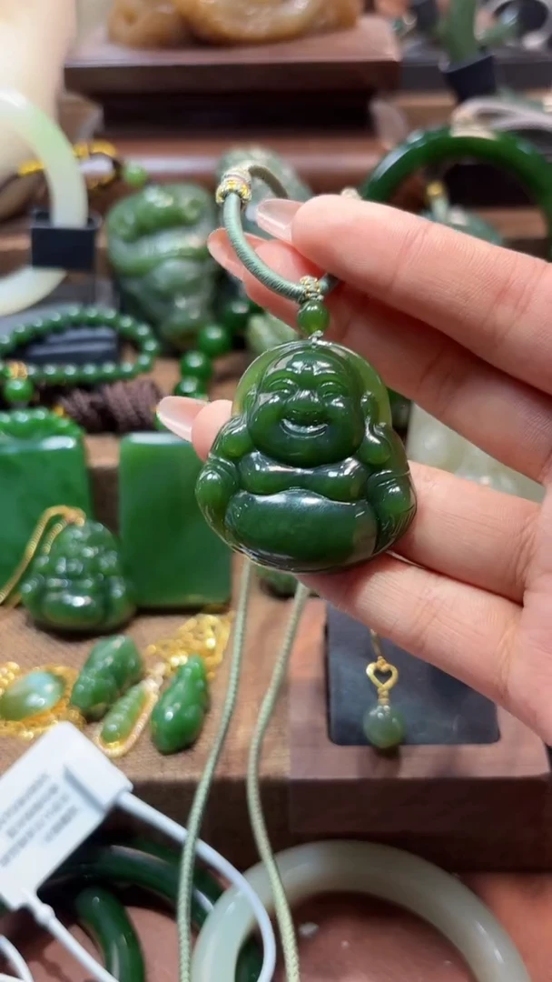 颈饰足银镶嵌和田玉（碧玉）1