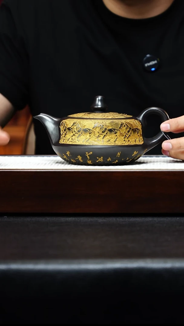 茶壶紫砂宜兴紫砂 曲壶 刻绘八骏图 石黄 高艳 h510