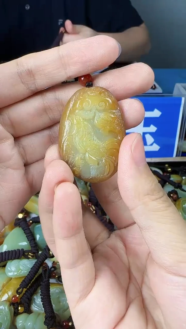 和田玉未镶嵌颈饰1