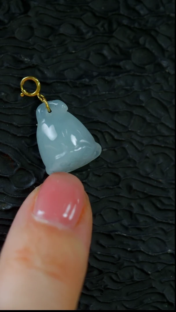 颈饰18K金镶嵌翡翠莲蓬