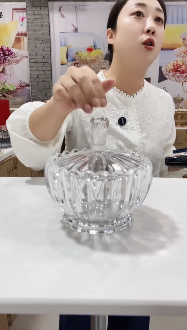 加厚透明莲花糖果罐一个