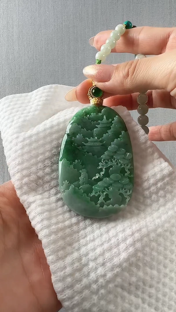 颈饰未镶嵌翡翠山水