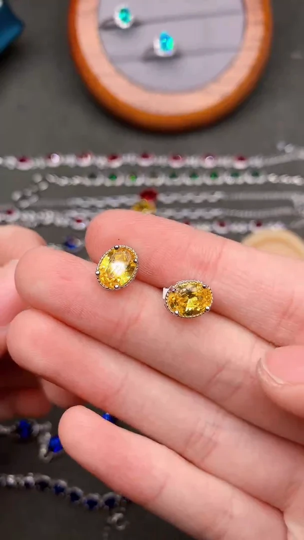 【闪购商品】蓝宝石耳饰银S925镶嵌........