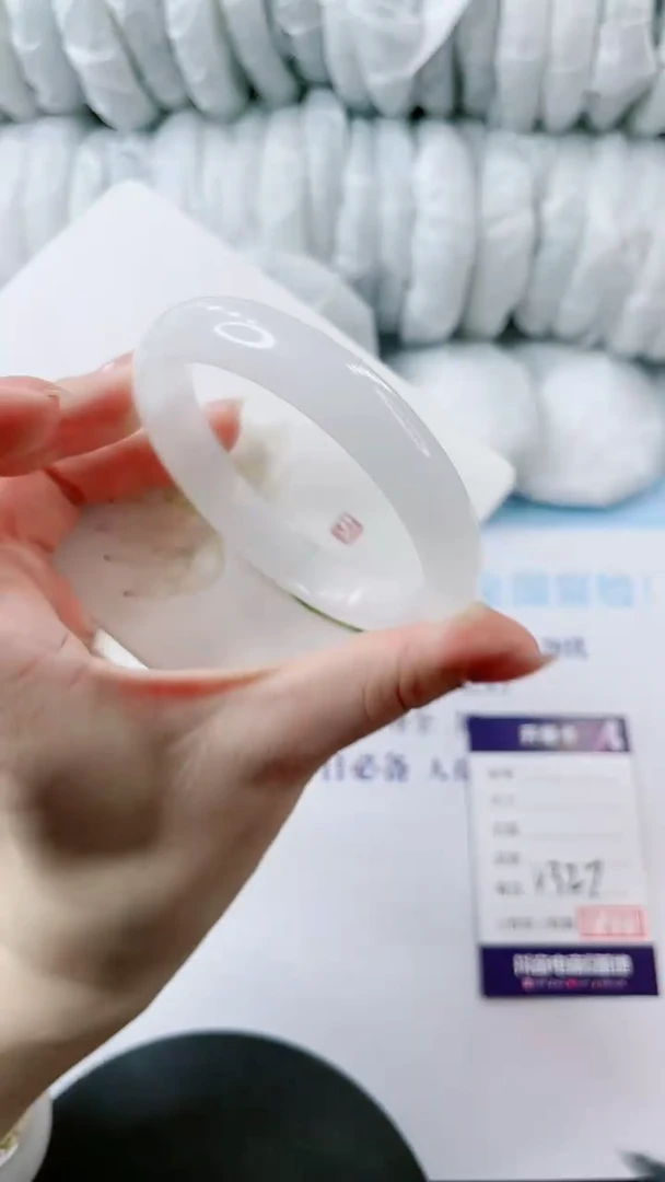 【闪购商品】石英质玉手镯未镶嵌多样性发货V327