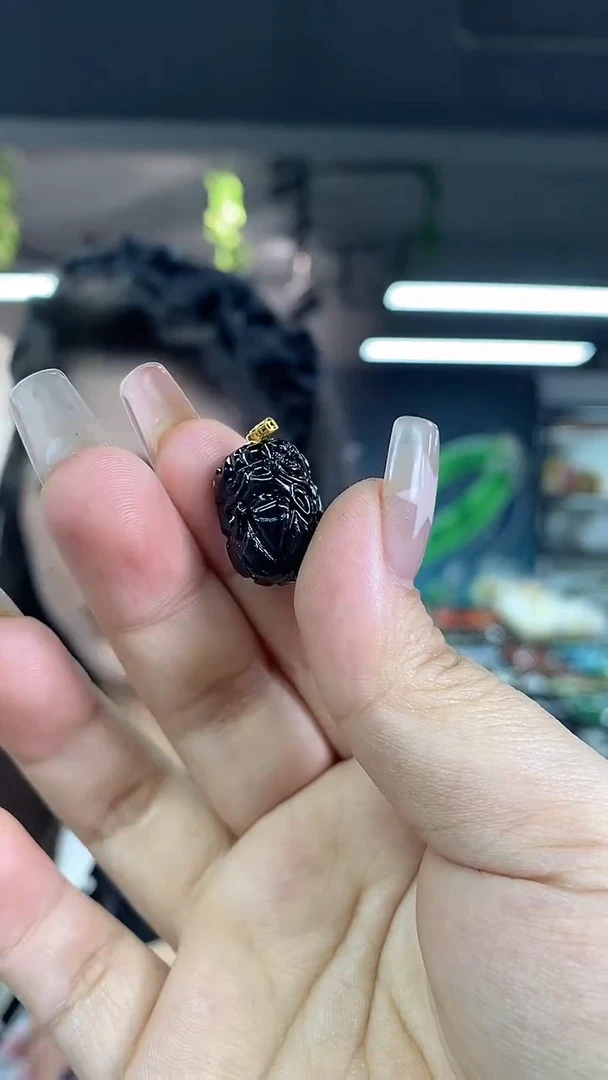 18K金镶嵌血珀裸石多样性发其一颜色微差