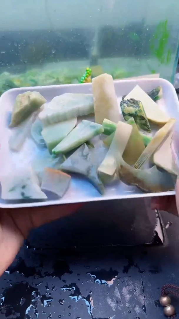 翡翠挂件未镶嵌天然翡翠003