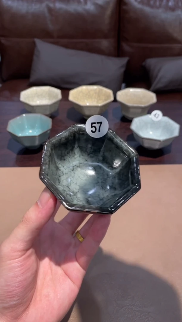 57窑承龙泉青瓷大龙纹八方杯
