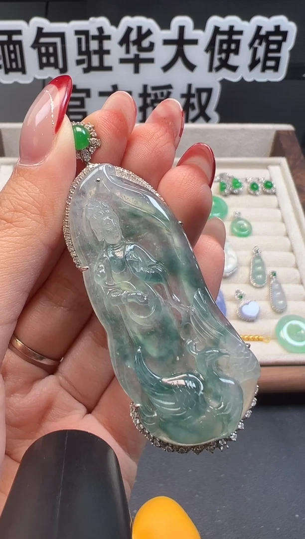 吊坠(不含链)18K金镶嵌翡翠缅甸珠宝严选