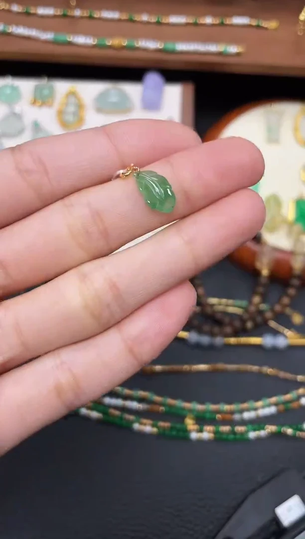 【闪购商品】翡翠吊坠(不含链)18K金镶嵌一个  JK231