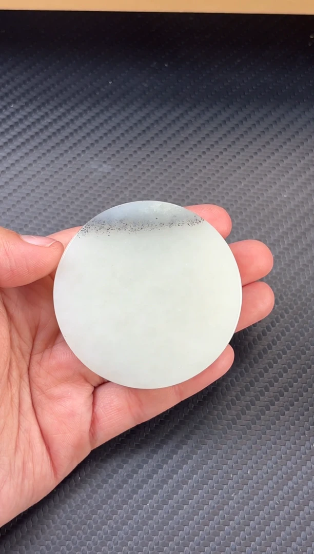 吊坠(不含链)未镶嵌和田玉且末远矿微色差Mm