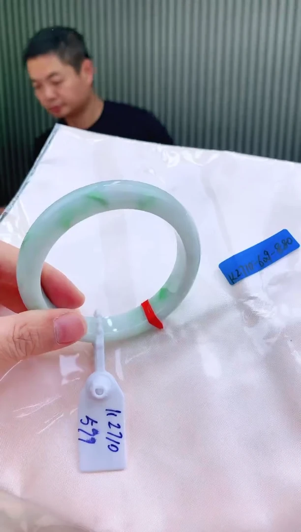 未镶嵌手镯翡翠60+