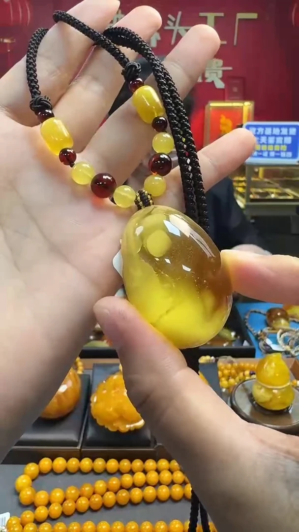 未镶嵌吊坠(赠链)琥珀蜜蜡水滴