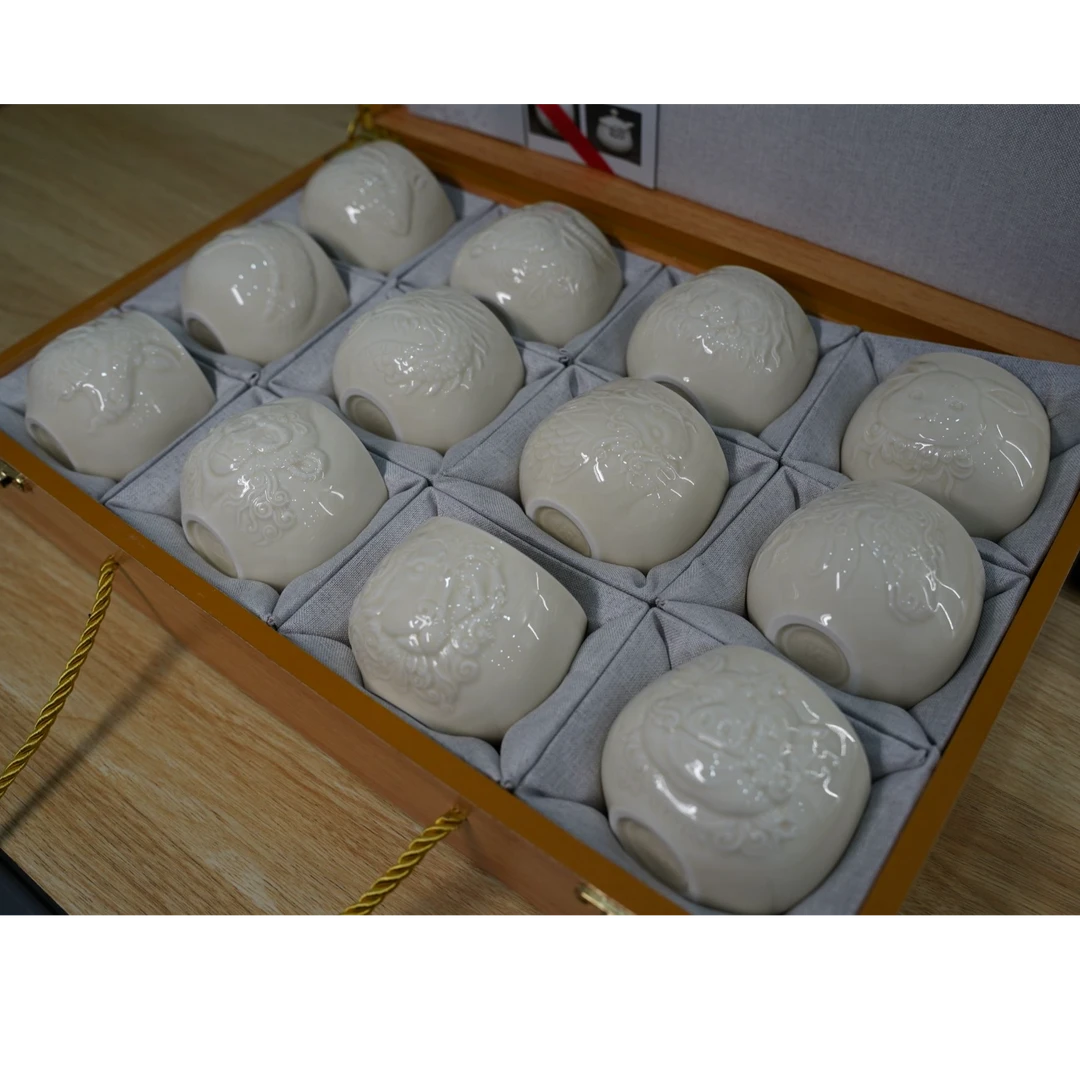 秋鸿定瓷十二生肖水杯定瓷烧制技艺