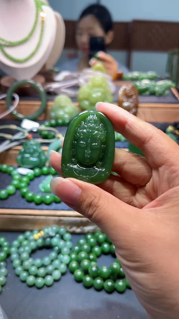 和田玉（碧玉）未镶嵌颈饰1