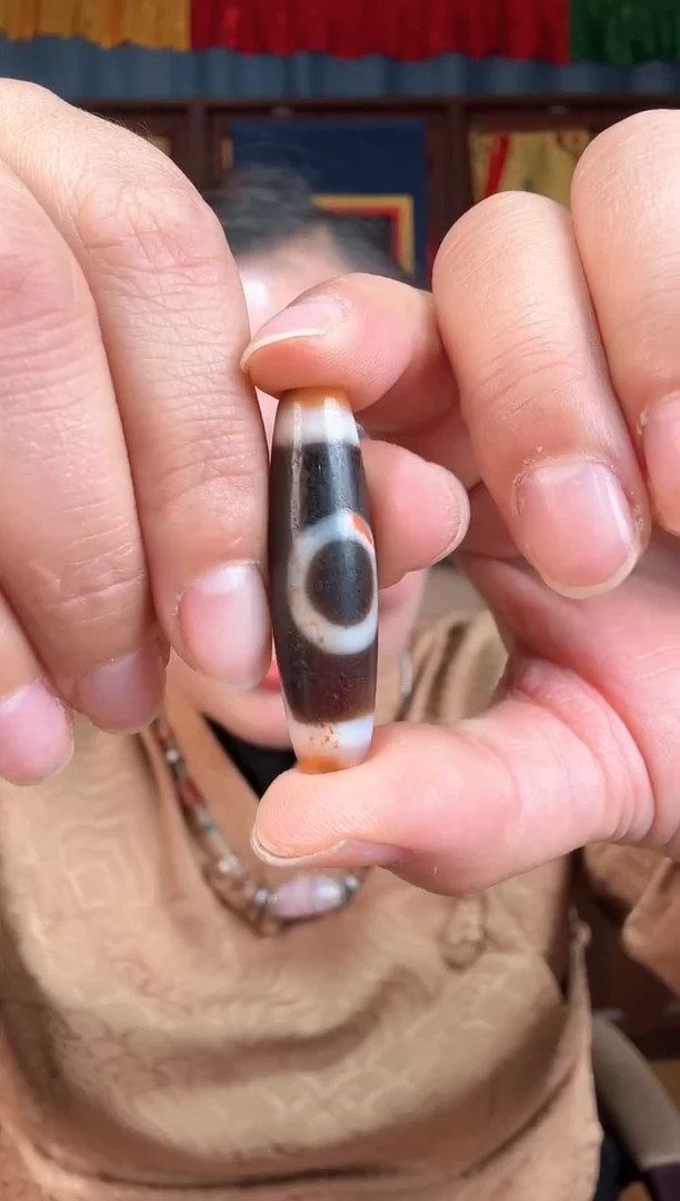 无非金属藏地黑白1眼古珠