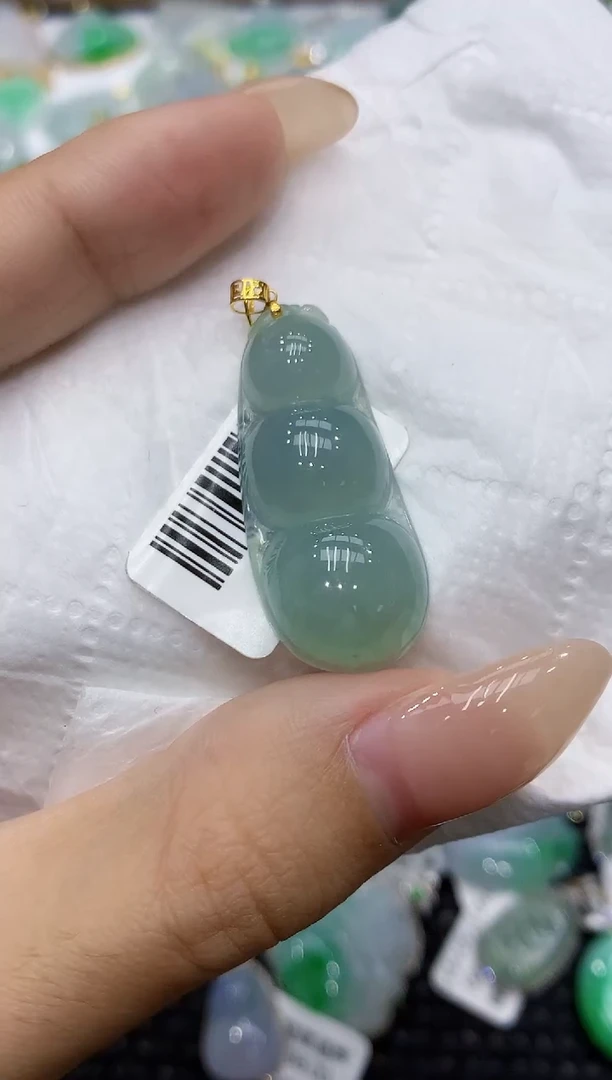 颈饰18K金镶嵌翡翠111111111111