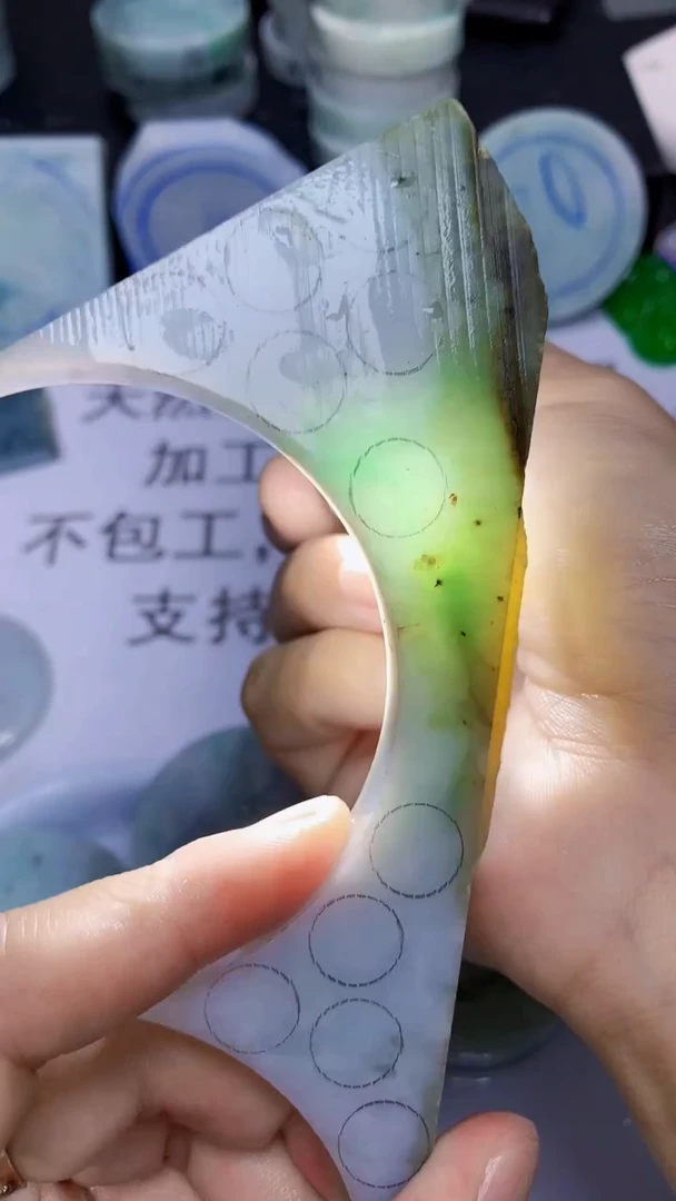 翡翠裸石缅甸天然翡翠A货641