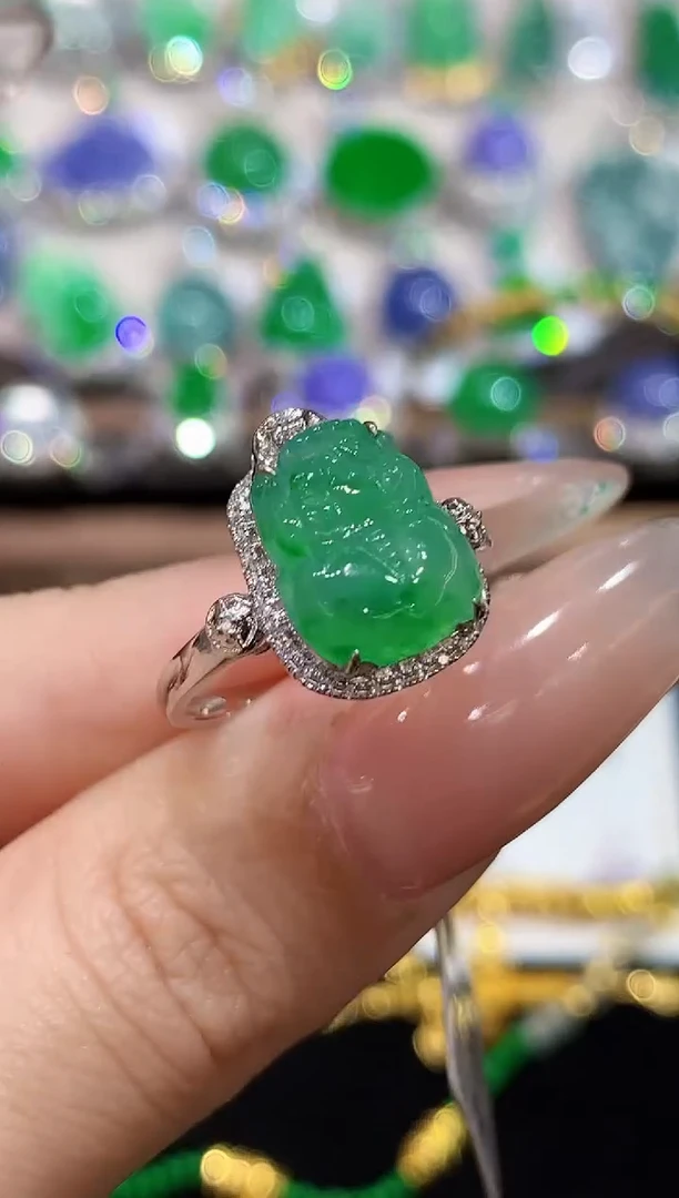 18K金镶嵌戒指翡翠L1724多样性发其一