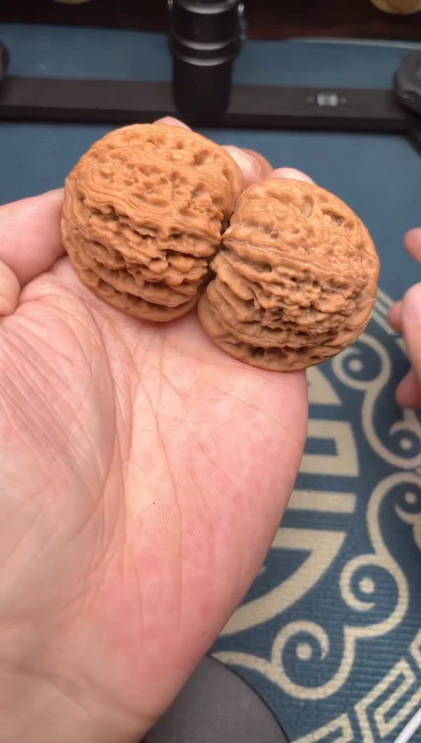 文玩核桃吊坠南疆石全品43