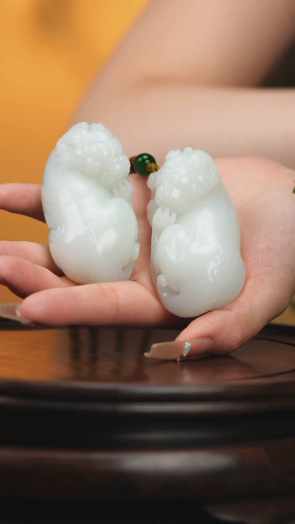 未镶嵌和田玉把件雨*宝