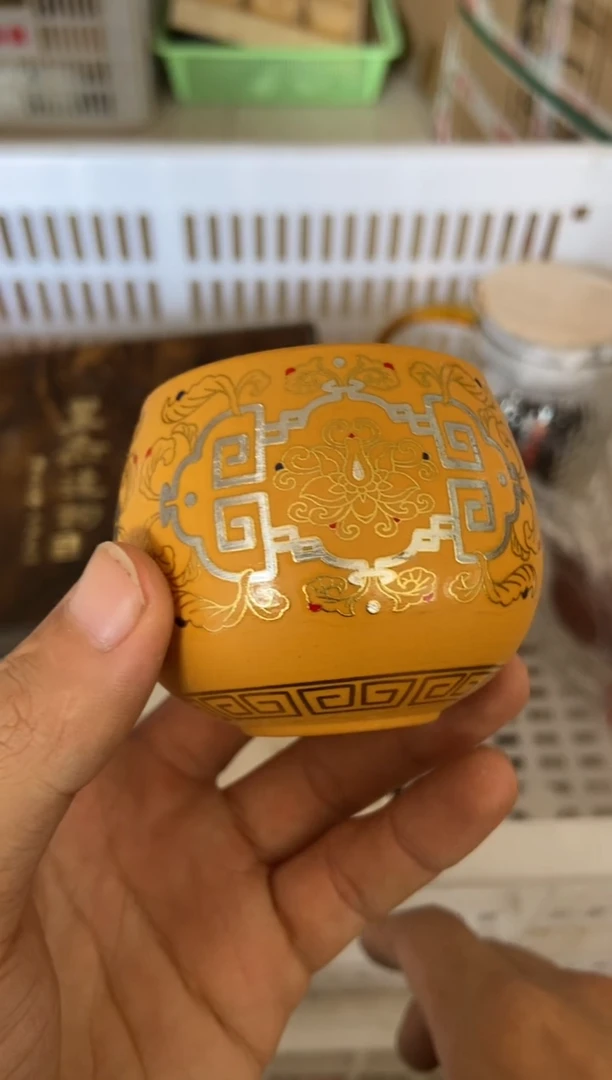 无运费险有瑕疵的摄影的产品有使用过的痕迹有点脏介意勿拍