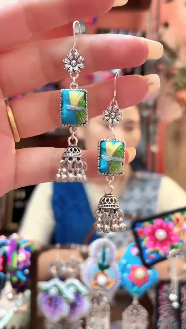 织绣云织谣民族风精美饰品 102