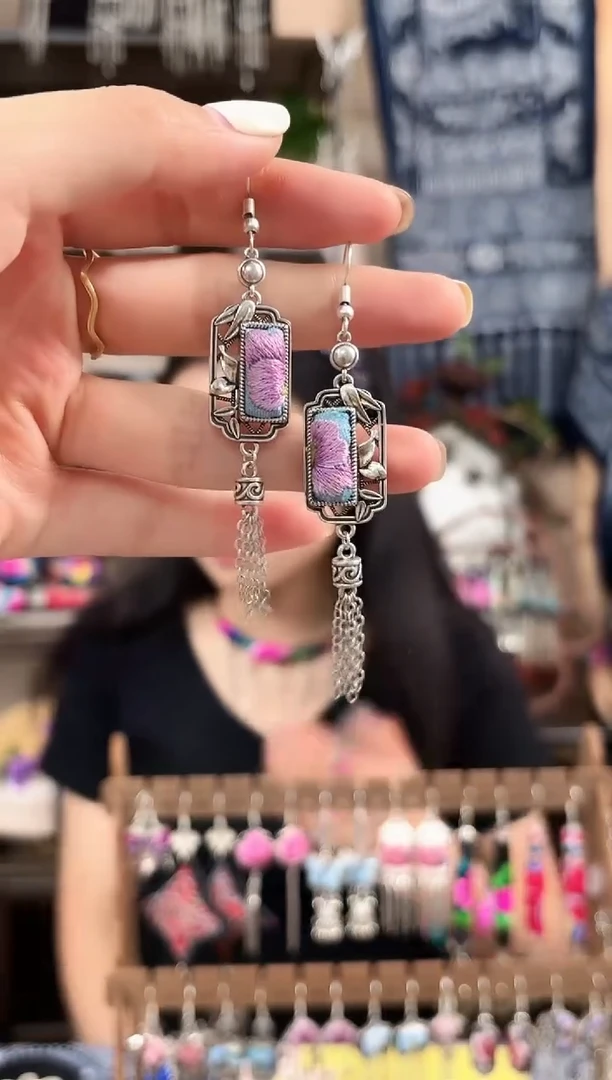 织绣民族风非遗老绣饰品519