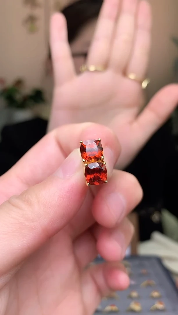 【闪购商品】石榴石耳饰银S925镶嵌耳饰