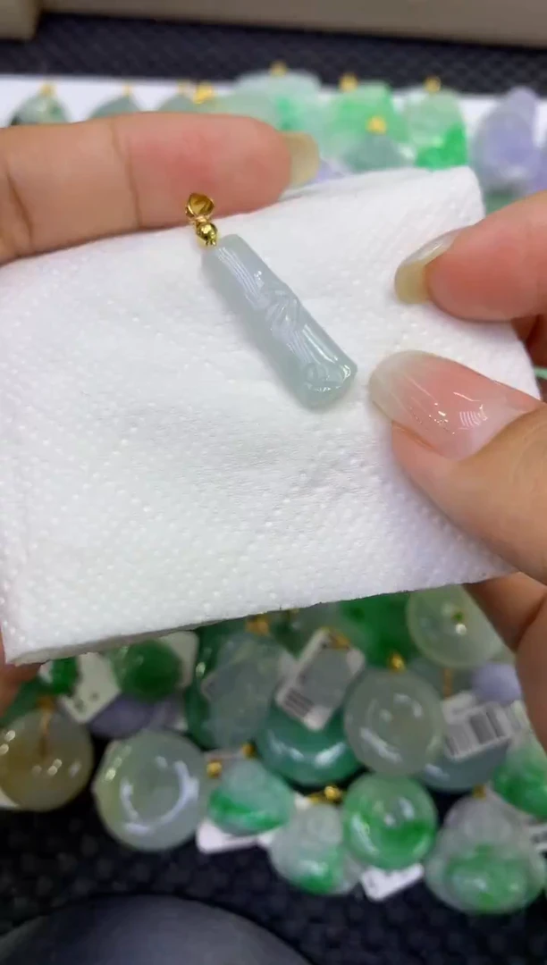颈饰未镶嵌翡翠天然缅甸A货翡翠