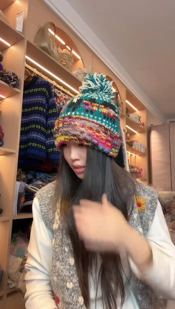 羊毛绿色翻边小羊帽