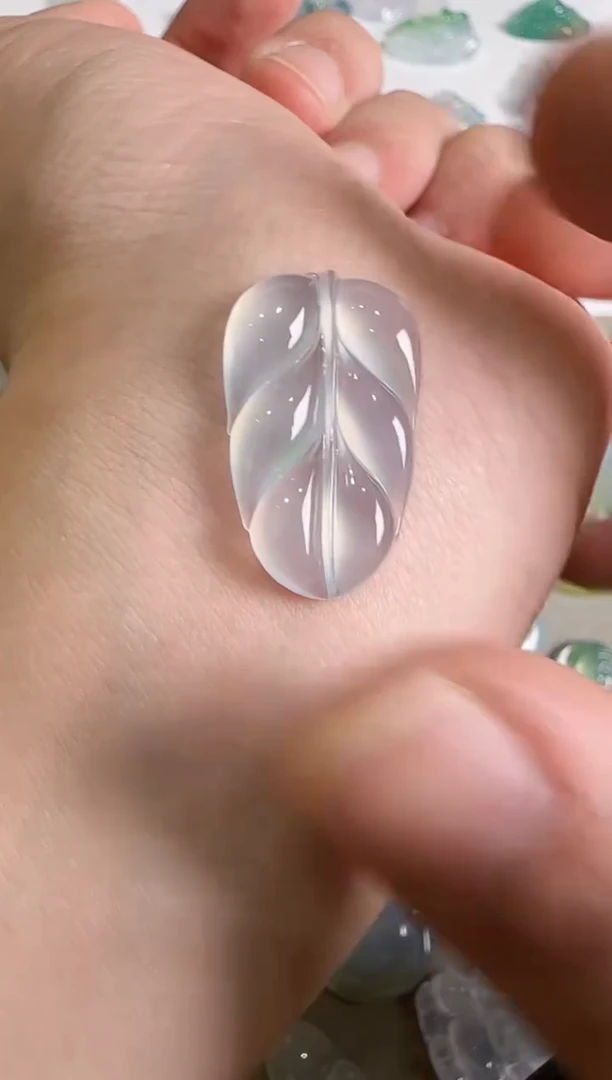 吊坠(不含链)未镶嵌翡翠.