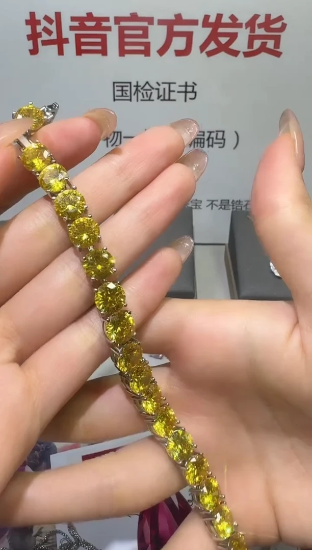 18K金镶嵌手链钻石1