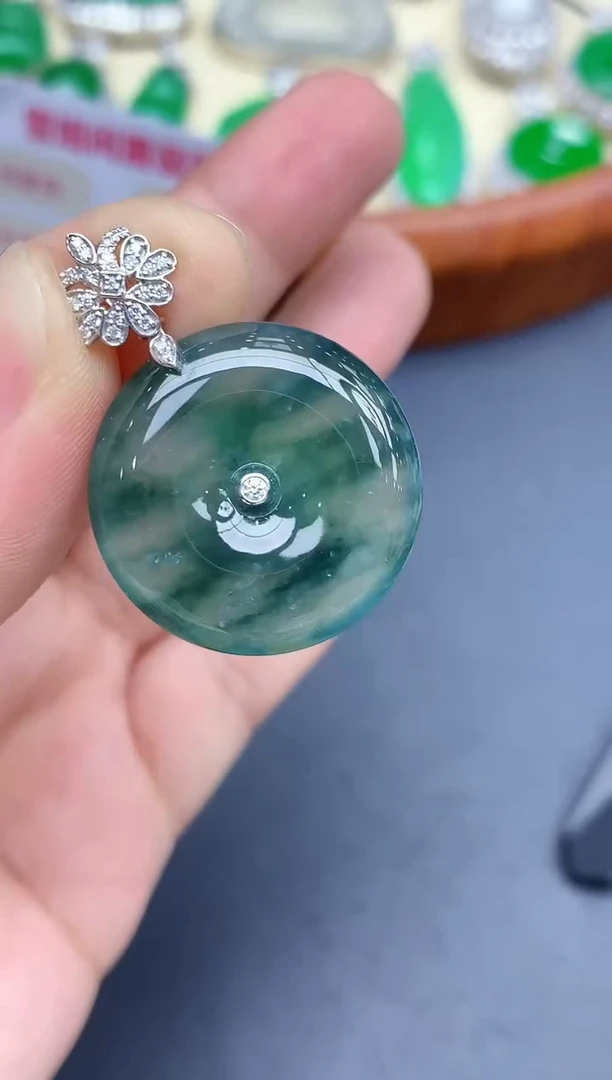 颈饰18K金镶嵌翡翠抹**芙347-中国好珍宝