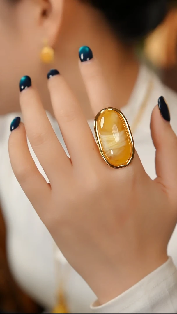 银S925镶嵌蜜蜡戒指金白拉丝戒指