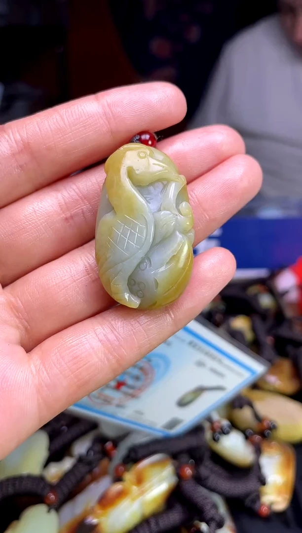 和田玉未镶嵌颈饰1