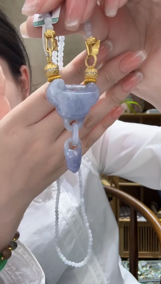 翡翠未镶嵌颈饰吊坠