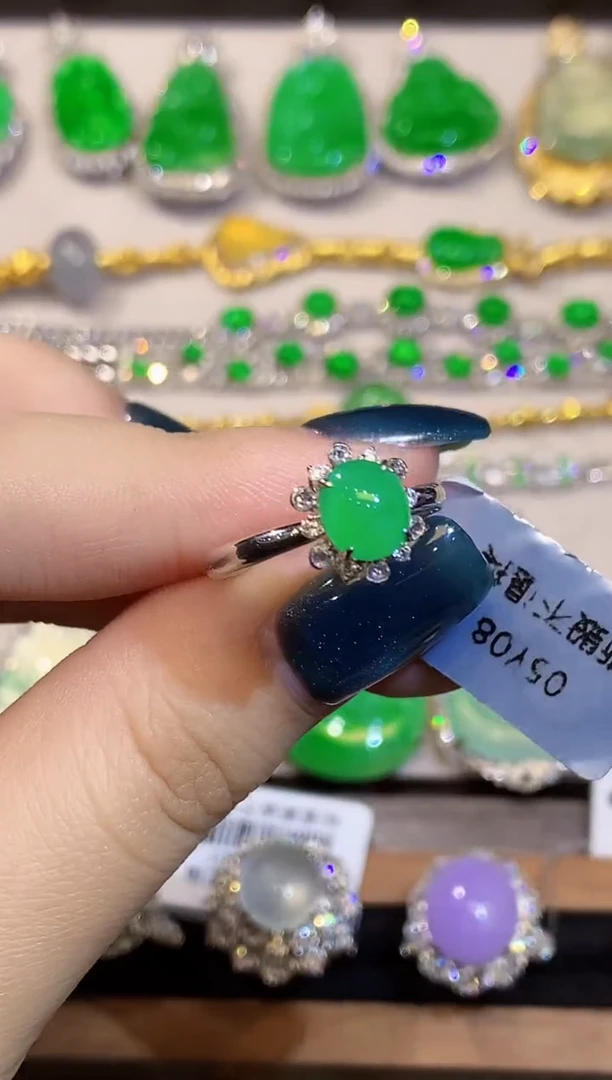 18K金镶嵌戒指翡翠SF多样性发其一