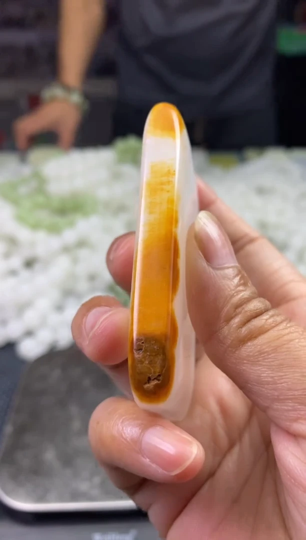 天然玉石未镶嵌颈饰
