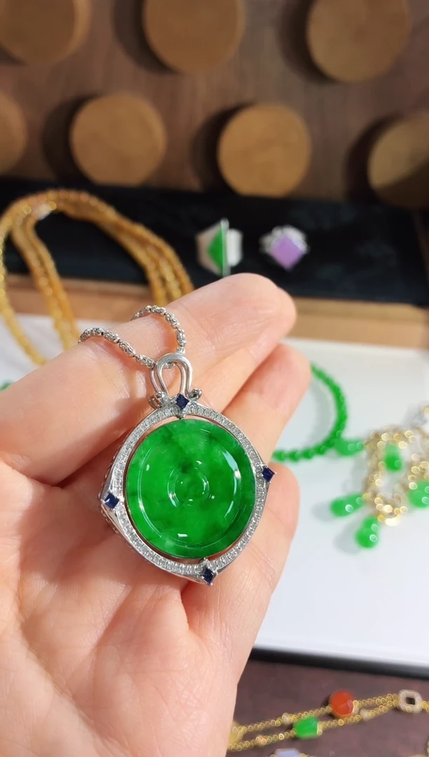 吊坠(不含链)18K金镶嵌翡翠吊坠